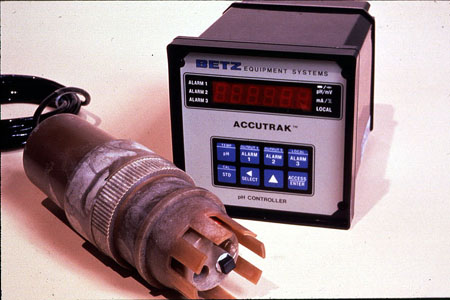 Figure 36-4. BetzDearborn Accutrak pH controller with modular pH sensor.