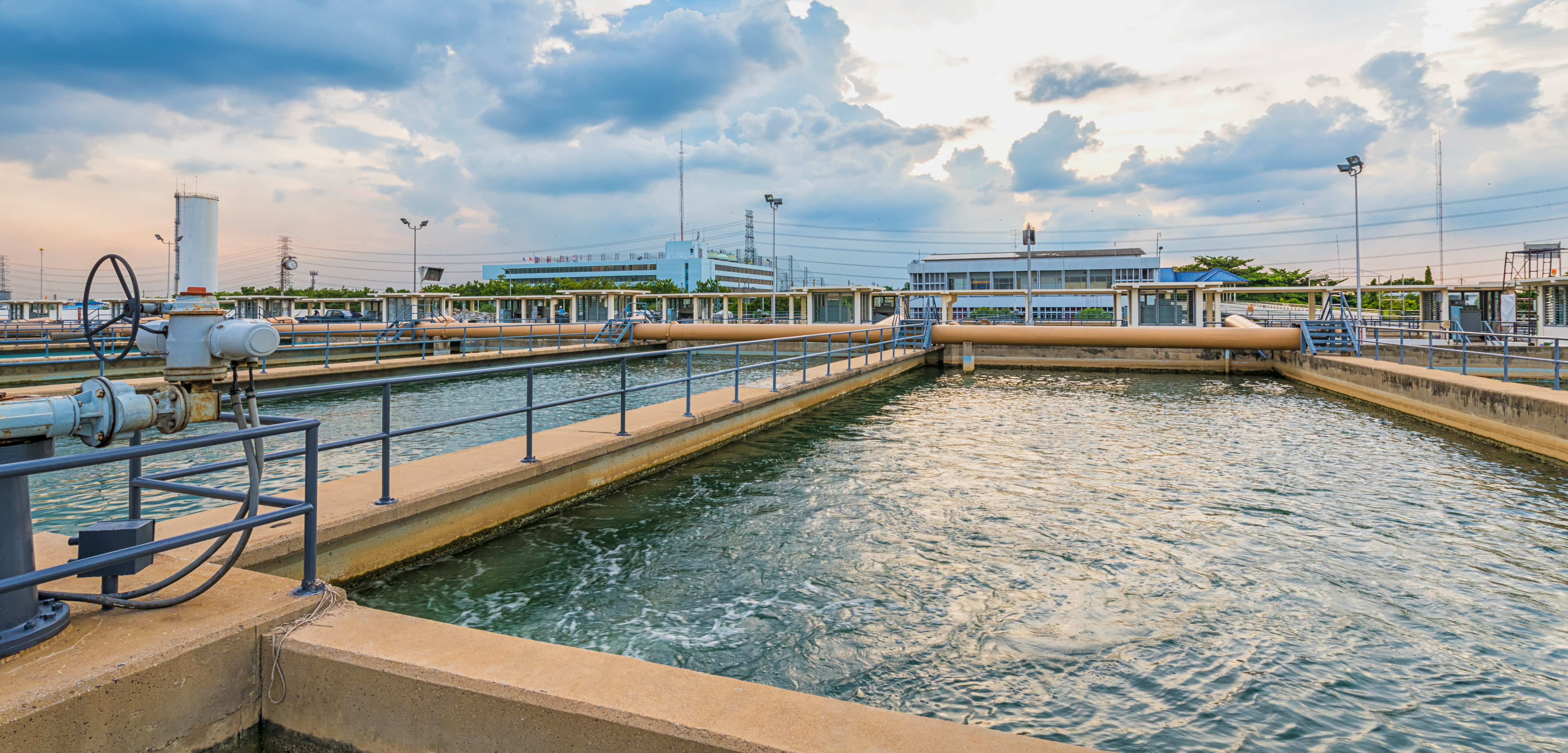 Effective algae control for stormwater pond using Spectrus* CT1300