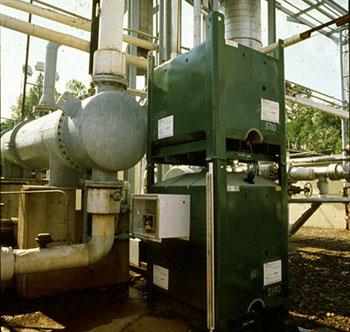 Figure 35-4. Semibulk storage tank.