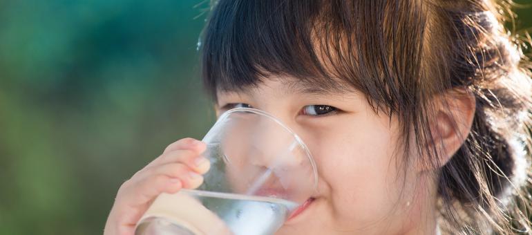 2child water.jpg (3.8 MB)